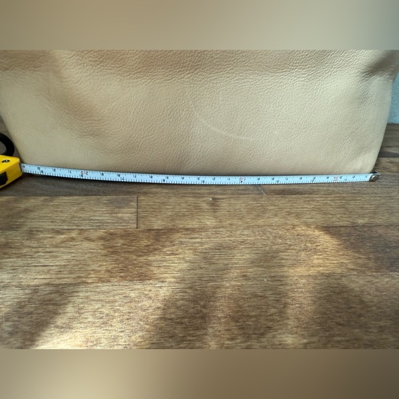 Margot New York Kaye Bucket Bag Beige Leather Tote NWT - Picture 16 of 17